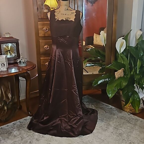 Brown Maxi Gown size 8 - Picture 1 of 11
